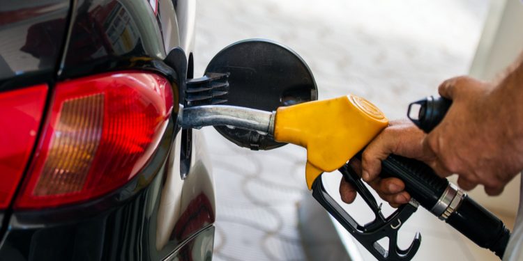 Támogatja a kormány a kis benzinkutakat