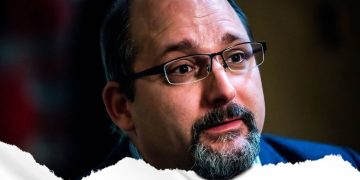 Okirat-hamisítás, 300 ezres tartozás, dohányzás a lakásban – Csárdi lakásügye